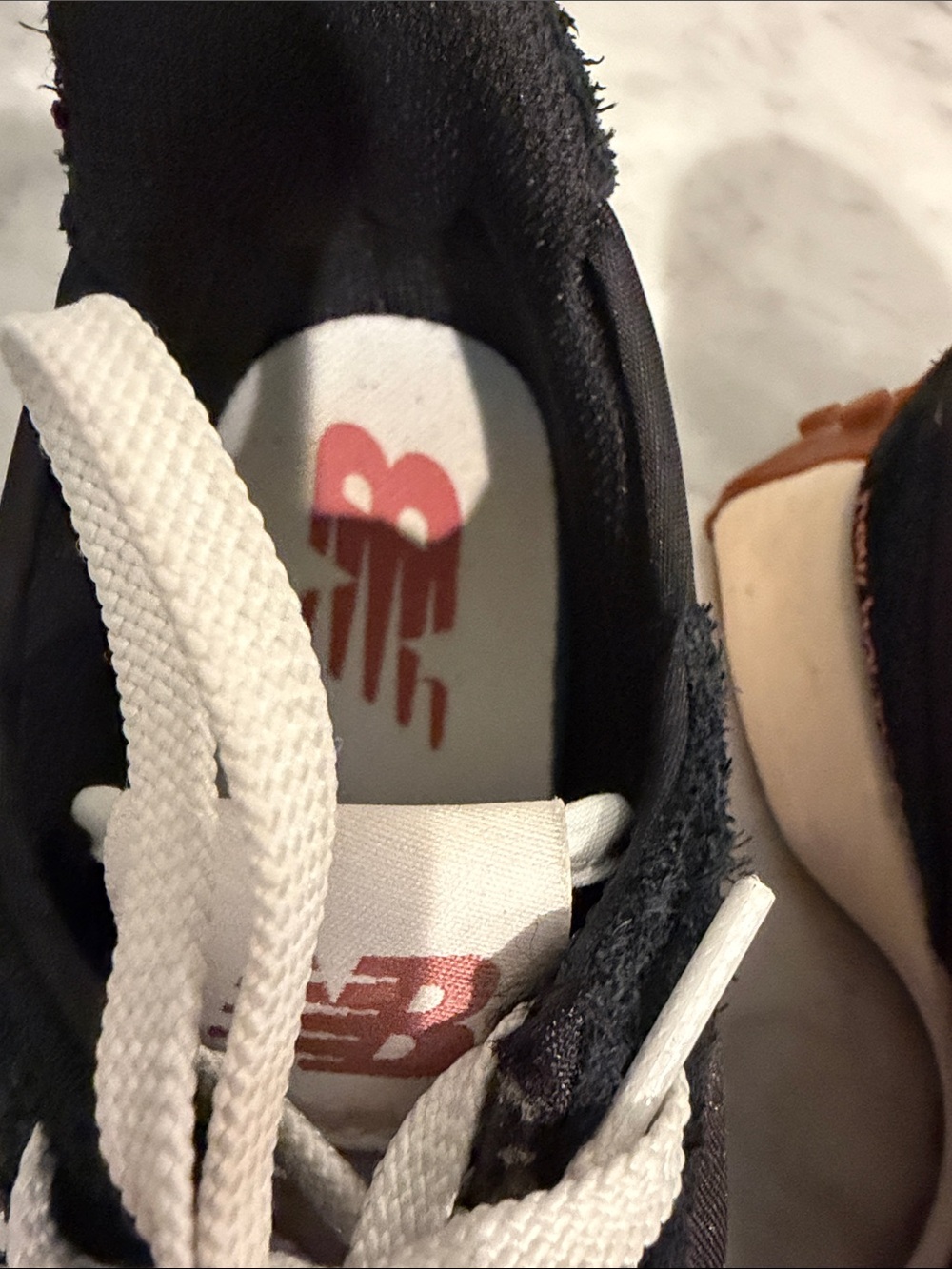 New Balance 327 Women’s 9 - Picture 6 of 15